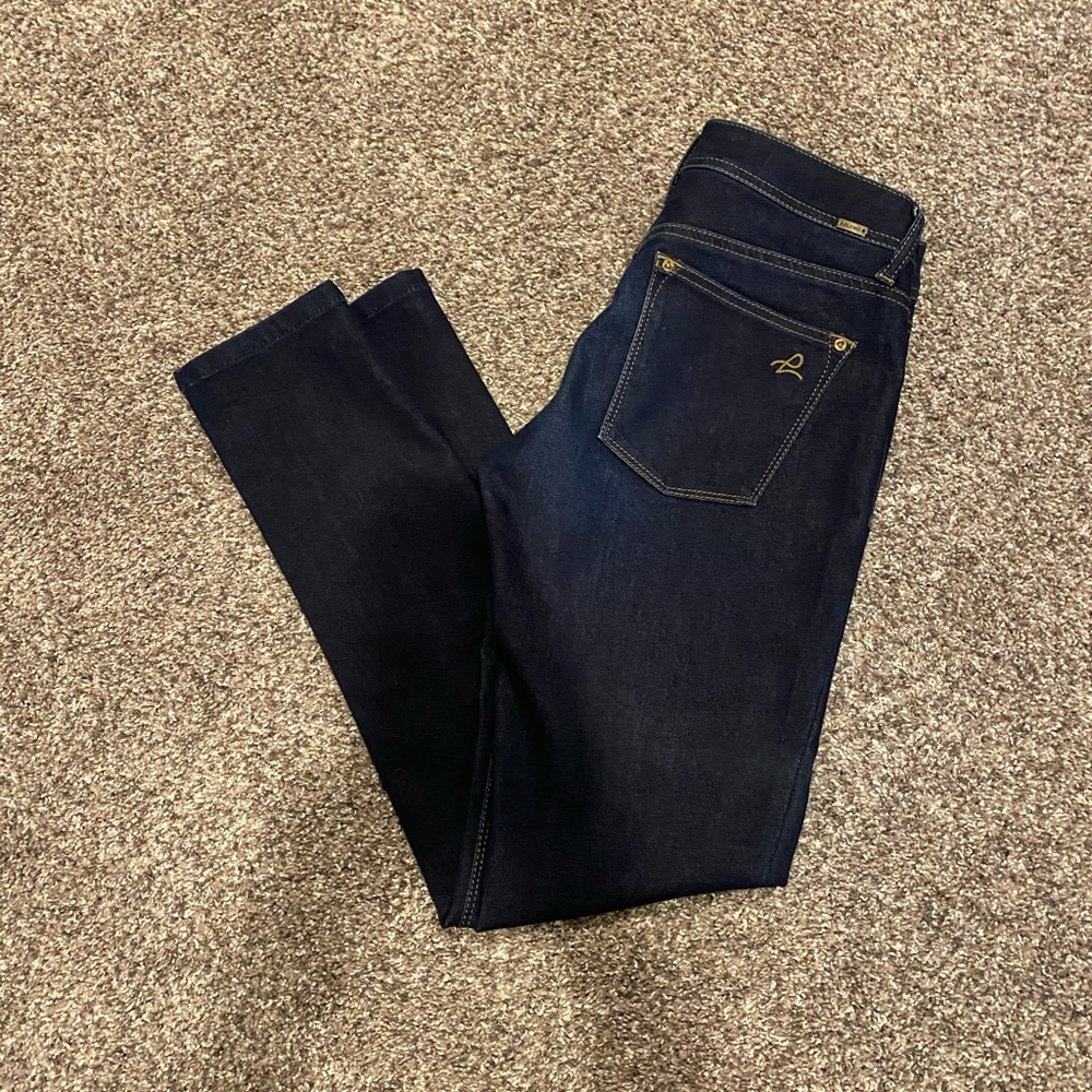 DL1961 Jean Dark Women  Skinny Size 27   4Way Stretch 360 Comfort 26.5 Inseam.
